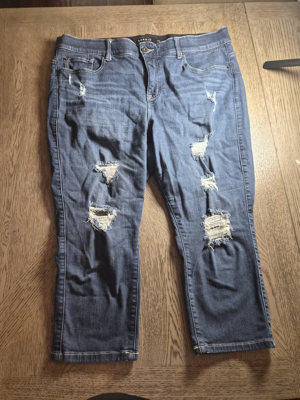 torrid Ripped Cropped Jeans - Blue Wash